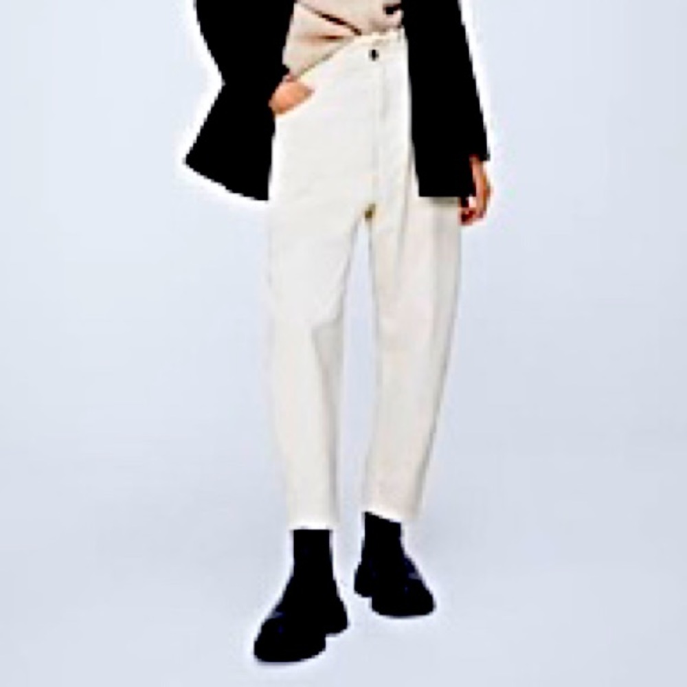 Zara corduroy paper bag pants color ecru size 2